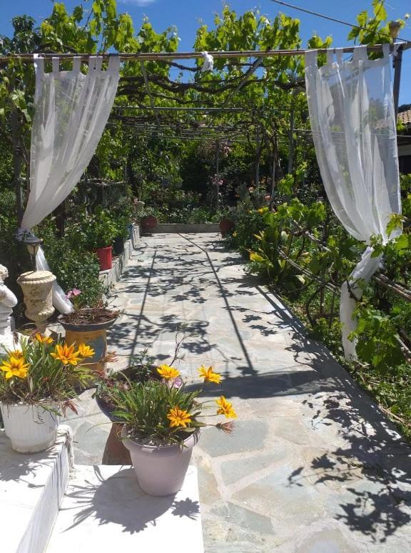 Malotu Resort Sinarades Ngoại thất bức ảnh
