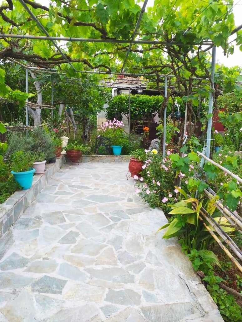 Malotu Resort Sinarades Ngoại thất bức ảnh